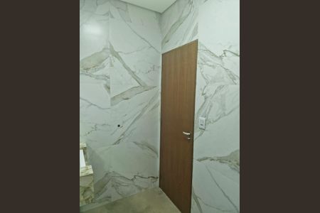 Banheiro de casa para alugar com 3 quartos, 180m² em Sabaúna, Mogi das Cruzes