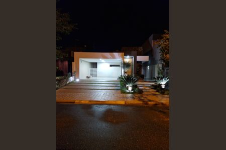 Casa para alugar com 180m², 3 quartos e 4 vagas Casa para alugar com 180m², 3 quartos e 4 vagasÁrea externa