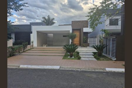 Casa para alugar com 180m², 3 quartos e 4 vagas Casa para alugar com 180m², 3 quartos e 4 vagasÁrea externa