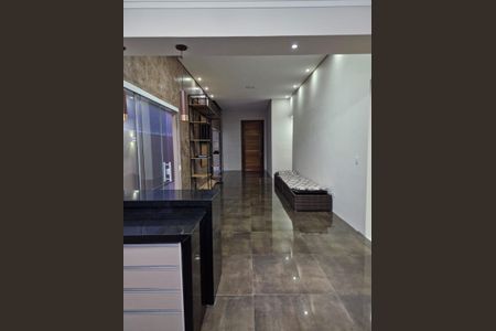 Sala de casa para alugar com 3 quartos, 180m² em Sabaúna, Mogi das Cruzes