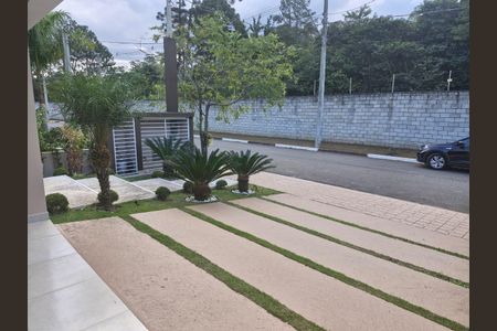 Casa para alugar com 180m², 3 quartos e 4 vagas Casa para alugar com 180m², 3 quartos e 4 vagasÁrea externa