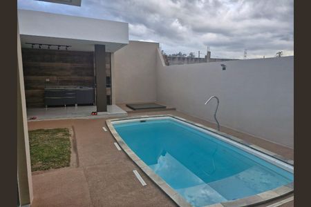 Casa para alugar com 180m², 3 quartos e 4 vagas Casa para alugar com 180m², 3 quartos e 4 vagasÁrea externa