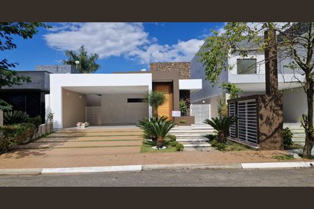 Casa para alugar com 180m², 3 quartos e 4 vagas Casa para alugar com 180m², 3 quartos e 4 vagasÁrea externa