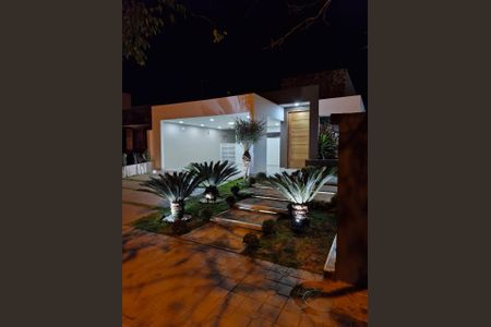 Área externa de casa para alugar com 3 quartos, 180m² em Sabaúna, Mogi das Cruzes