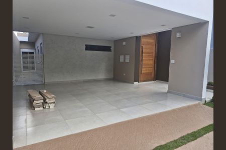 Casa para alugar com 180m², 3 quartos e 4 vagas Casa para alugar com 180m², 3 quartos e 4 vagasÁrea externa