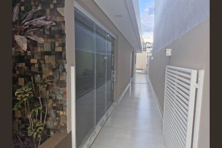 Casa para alugar com 180m², 3 quartos e 4 vagas Casa para alugar com 180m², 3 quartos e 4 vagasÁrea externa