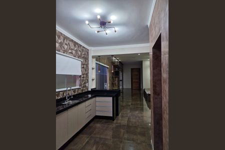 Cozinha de casa para alugar com 3 quartos, 180m² em Sabaúna, Mogi das Cruzes