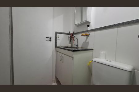 Apartamento à venda com 47m², 2 quartos e 1 vaga Apartamento à venda com 47m², 2 quartos e 1 vagaBanheiro