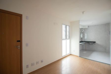 Sala de apartamento para alugar com 2 quartos, 45m² em Vila Lage, São Gonçalo