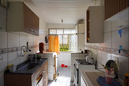 Cozinha de apartamento à venda com 2 quartos, 55m² em Vila Nova, Porto Alegre