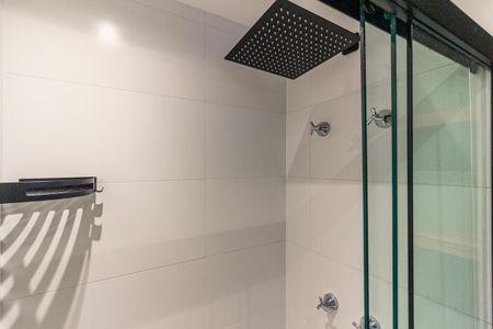 Banheiro de kitnet/studio para alugar com 1 quarto, 24m² em Higienópolis, São Paulo