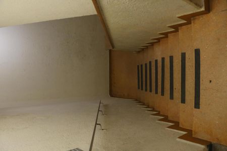 Escada de apartamento para alugar com 2 quartos, 60m² em Centro, Nova Iguaçu