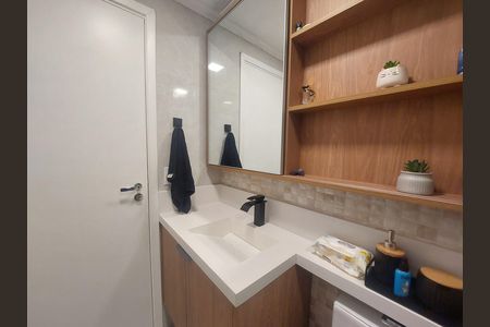 Banheiro de apartamento à venda com 2 quartos, 75m² em Parque Guarapiranga, São Paulo