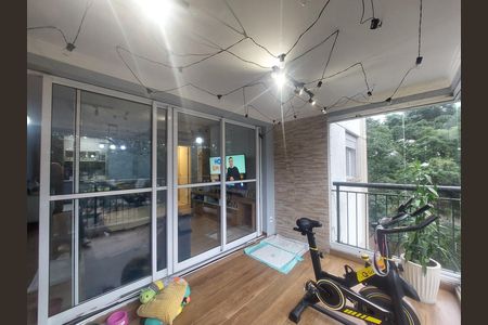 Apartamento à venda com 75m², 2 quartos e 1 vaga Apartamento à venda com 75m², 2 quartos e 1 vagaVaranda