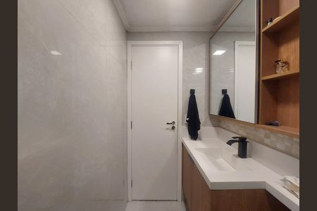 Apartamento à venda com 75m², 2 quartos e 1 vaga Apartamento à venda com 75m², 2 quartos e 1 vagaBanheiro