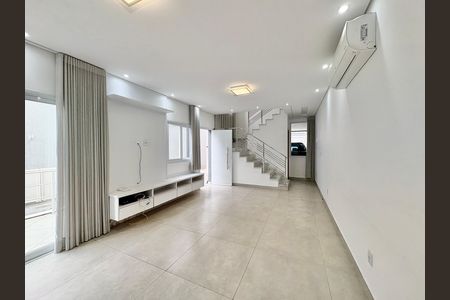 Sala de casa à venda com 3 quartos, 137m² em Jardim Felicidade (zona Oeste), São Paulo