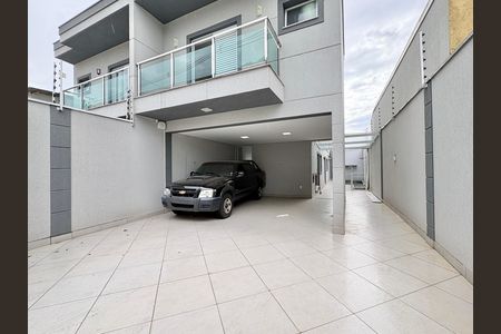Garagem de casa à venda com 3 quartos, 137m² em Jardim Felicidade (zona Oeste), São Paulo
