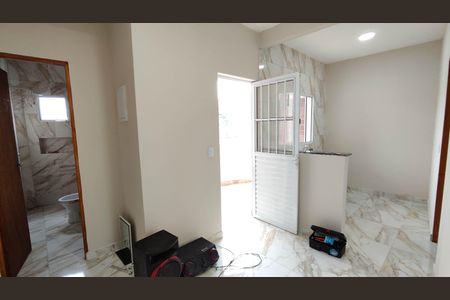 Casa para alugar com 38m², 2 quartos e sem vagaSala / Cozinha