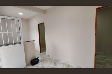 Sala / Cozinha de casa para alugar com 2 quartos, 38m² em Conjunto Habitacional A. E. Carvalho, São Paulo