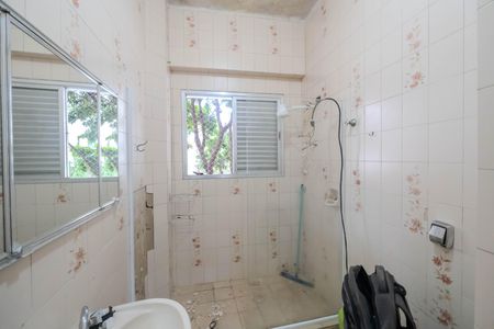 Casa à venda com 130m², 3 quartos e sem vaga Casa à venda com 130m², 3 quartos e sem vagaBanheiro