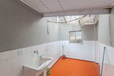 Casa à venda com 130m², 3 quartos e sem vaga Casa à venda com 130m², 3 quartos e sem vagaSacada