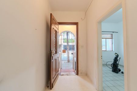 Casa à venda com 130m², 3 quartos e sem vaga Casa à venda com 130m², 3 quartos e sem vagaCorredor