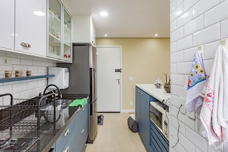 Cozinha de apartamento para alugar com 2 quartos, 62m² em Parque Fongaro, São Paulo