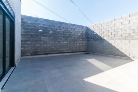 Casa para alugar com 300m², 1 quarto e 2 vagas Casa para alugar com 300m², 1 quarto e 2 vagasQuintal