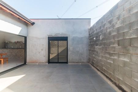 Casa para alugar com 300m², 1 quarto e 2 vagas Casa para alugar com 300m², 1 quarto e 2 vagasQuintal