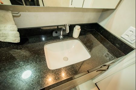 Apartamento à venda com 69m², 2 quartos e 1 vaga Apartamento à venda com 69m², 2 quartos e 1 vagaBanheiro