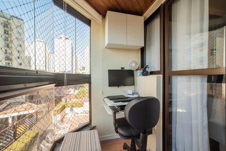 Apartamento à venda com 69m², 2 quartos e 1 vaga Apartamento à venda com 69m², 2 quartos e 1 vagaVaranda