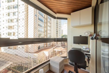 Apartamento à venda com 69m², 2 quartos e 1 vaga Apartamento à venda com 69m², 2 quartos e 1 vagaVaranda
