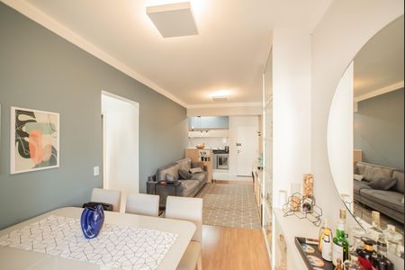 Apartamento à venda com 69m², 2 quartos e 1 vaga Apartamento à venda com 69m², 2 quartos e 1 vagaSala