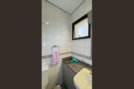 Apartamento à venda com 152m², 3 quartos e 3 vagasBanheiro social