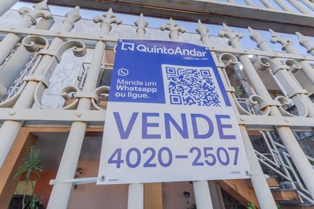 Casa à venda com 227m², 2 quartos e 2 vagas Casa à venda com 227m², 2 quartos e 2 vagasPlaquinha Instalada