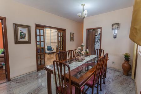Casa à venda com 227m², 2 quartos e 2 vagas Casa à venda com 227m², 2 quartos e 2 vagasCopa