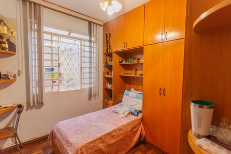 Casa à venda com 227m², 2 quartos e 2 vagas Casa à venda com 227m², 2 quartos e 2 vagasQuarto 2