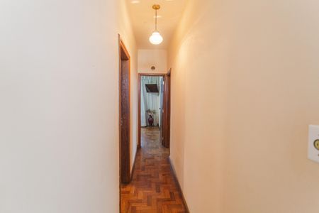 Casa à venda com 227m², 2 quartos e 2 vagas Casa à venda com 227m², 2 quartos e 2 vagasCorredor