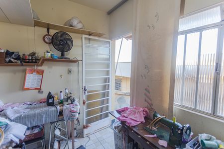 Casa à venda com 227m², 2 quartos e 2 vagas Casa à venda com 227m², 2 quartos e 2 vagasQuarto de Costura
