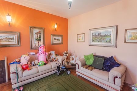 Casa à venda com 2 quartos, 227m² em Nova Floresta, Belo Horizonte