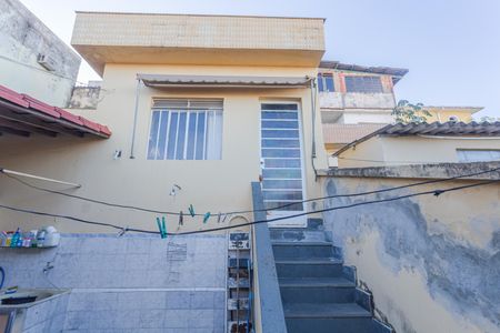 Casa à venda com 227m², 2 quartos e 2 vagas Casa à venda com 227m², 2 quartos e 2 vagasQuarto de Costura