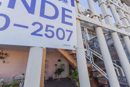Casa à venda com 227m², 2 quartos e 2 vagas Casa à venda com 227m², 2 quartos e 2 vagasPlaquinha Instalada