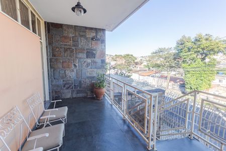 Entrada de casa à venda com 2 quartos, 227m² em Nova Floresta, Belo Horizonte