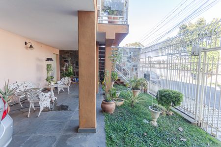 Casa à venda com 227m², 2 quartos e 2 vagas Casa à venda com 227m², 2 quartos e 2 vagasJardim