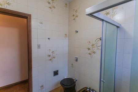 Casa à venda com 227m², 2 quartos e 2 vagas Casa à venda com 227m², 2 quartos e 2 vagasBanheiro Social