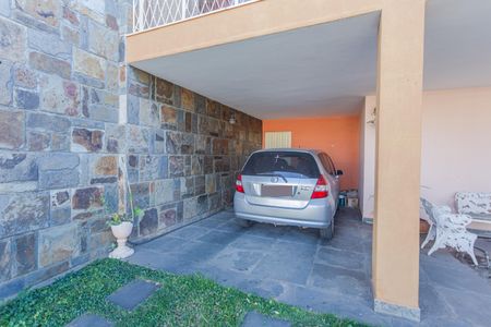 Garagem de casa à venda com 2 quartos, 227m² em Nova Floresta, Belo Horizonte
