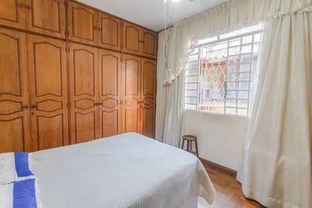 Casa à venda com 227m², 2 quartos e 2 vagas Casa à venda com 227m², 2 quartos e 2 vagasSuíte