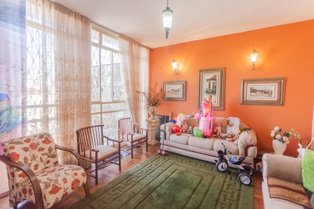 Casa à venda com 227m², 2 quartos e 2 vagas Casa à venda com 227m², 2 quartos e 2 vagasSala 1