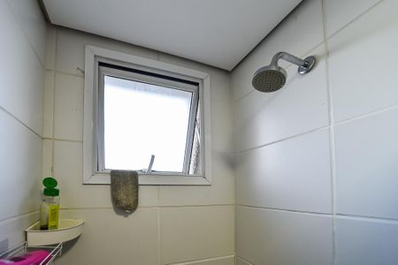 Banheiro da Suíte de apartamento para alugar com 3 quartos, 85m² em Passo D’areia, Porto Alegre