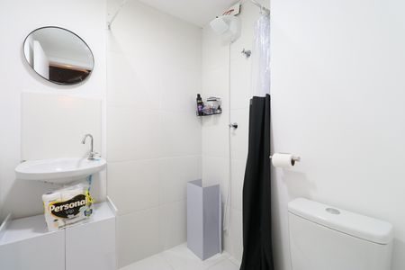 Banheiro de apartamento à venda com 1 quarto, 19m² em Água Branca, São Paulo